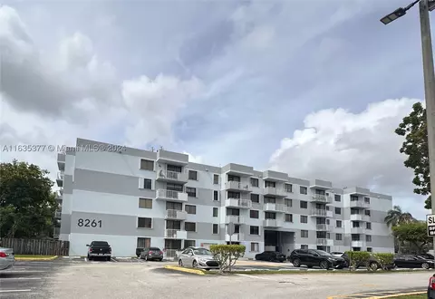 8261 NW 8th St #331, Miami, FL 33126