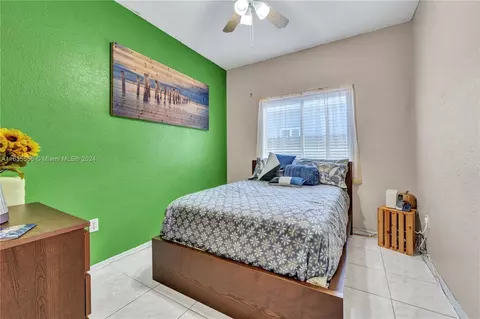 426 W 70th St, Hialeah, FL 33014 photo 9