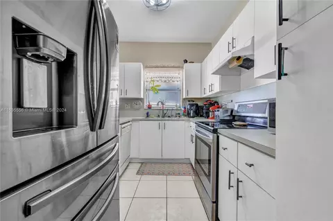 426 W 70th St, Hialeah, FL 33014 photo 21