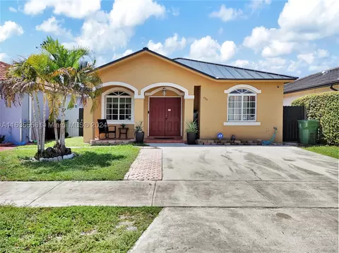 426 W 70th St, Hialeah, FL 33014 photo 1
