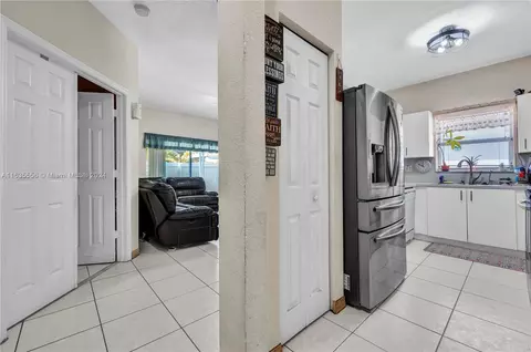 426 W 70th St, Hialeah, FL 33014 photo 19