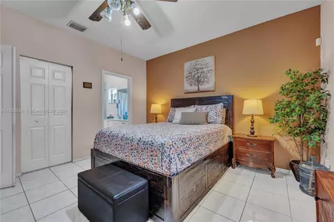 426 W 70th St, Hialeah, FL 33014 photo 12