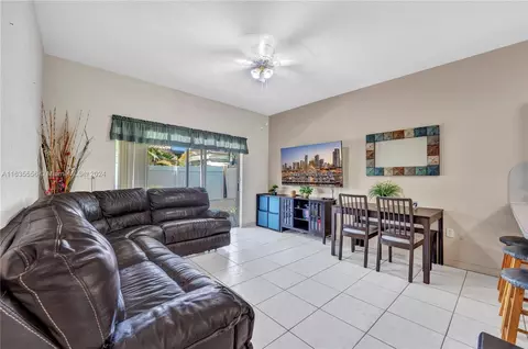 426 W 70th St, Hialeah, FL 33014 photo 7