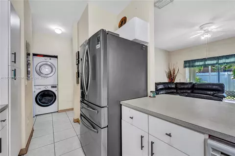 426 W 70th St, Hialeah, FL 33014 photo 22