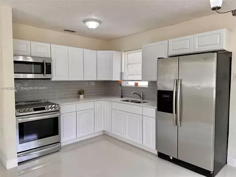 5220 NW 30th Pl, Miami, FL 33142