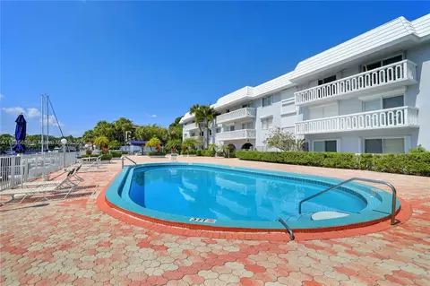 100 Edgewater Dr #340, Coral Gables, FL 33133