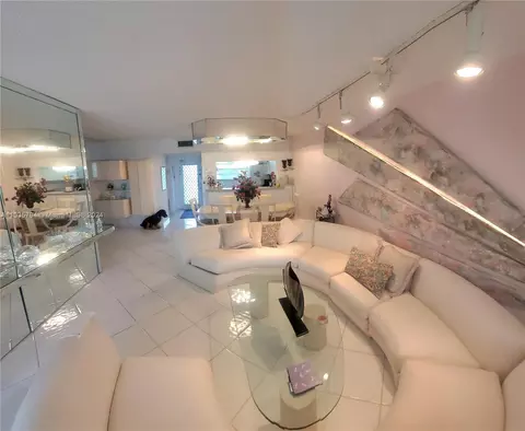 1911 Sabal Palm Dr #306, Davie, FL 33324