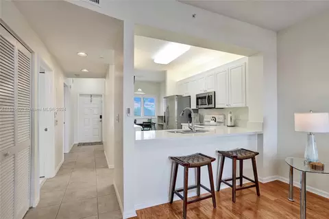 7715 Yardley Dr #407, Tamarac, FL 33321