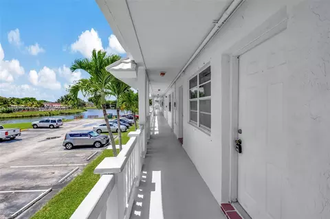 100 NE 203rd Ter #19, Miami Gardens, FL 33179