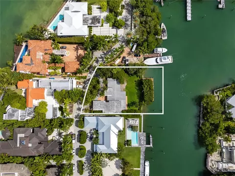 View/Area - 4 Harbor Pt, Key Biscayne, FL 33149 photo 8 of 8