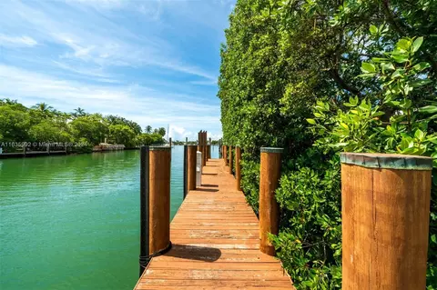 Other - 4 Harbor Pt, Key Biscayne, FL 33149 photo 1 of 2