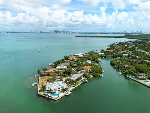 View/Area - 4 Harbor Pt, Key Biscayne, FL 33149 photo 4 of 8
