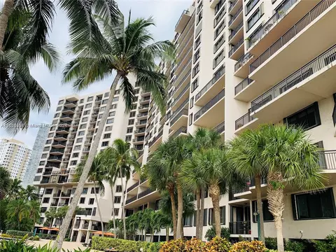 540 Brickell Key Dr #1528, Miami, FL 33131