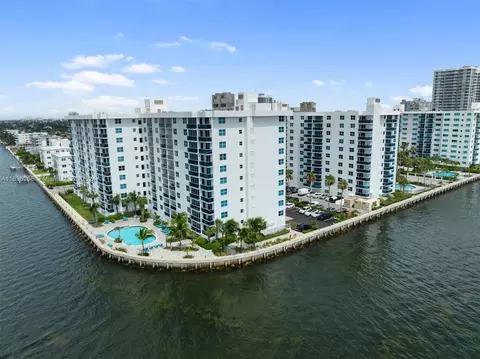 7501 E Treasure Dr #3C, North Bay Village, FL 33141