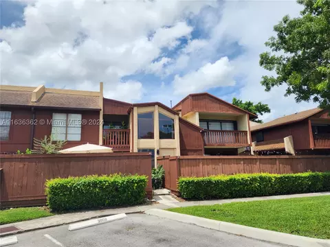 7024 SW 114th Pl #H52, Miami, FL 33173