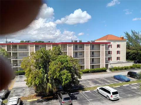 3001 NW 48 Ave #338, Lauderdale Lakes, FL 33313