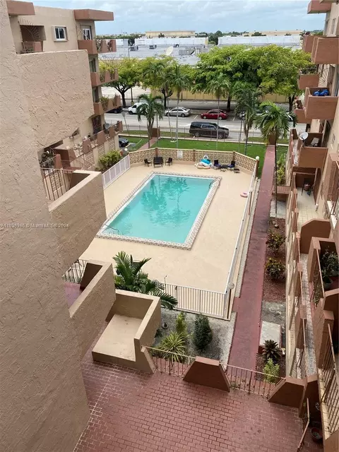 1630 W 46th St #514B, Hialeah, FL 33012 photo 4