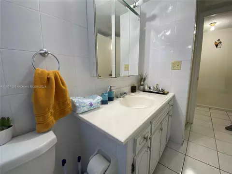 1630 W 46th St #514B, Hialeah, FL 33012 photo 17