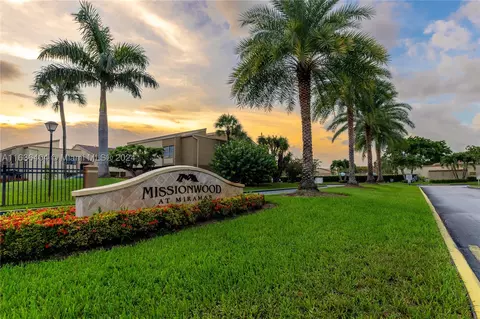 2925 W Missionwood Ln #B-II, Miramar, FL 33025