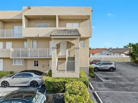 2630 W 76th St #212, Hialeah, FL 33016
