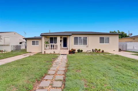 345 W 54th St, Hialeah, FL 33012