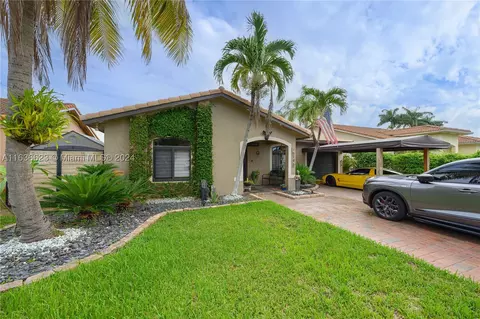 15795 SW 50th Ter, Miami, FL 33185