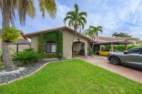 15795 SW 50th Ter, Miami, FL 33185