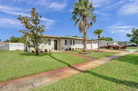 2111 NW 118th Ave, Pembroke Pines, FL 33026