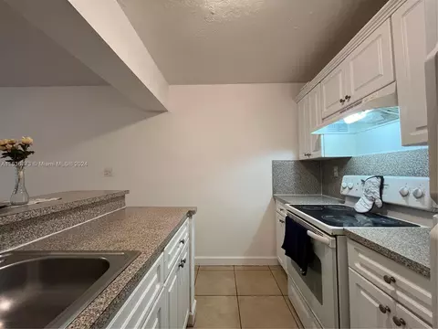 Undisclosed, Hialeah, FL 33012 photo 3