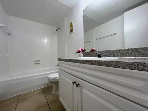 Undisclosed, Hialeah, FL 33012 photo 14