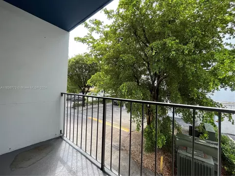 Undisclosed, Hialeah, FL 33012 photo 20