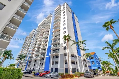 5085 NW 7th St #1002, Miami, FL 33126