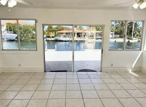 Living - 2005 Ixora Rd, North Miami, FL 33181 photo 1 of 2