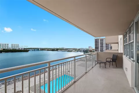 250 174th St #902, Sunny Isles Beach, FL 33160