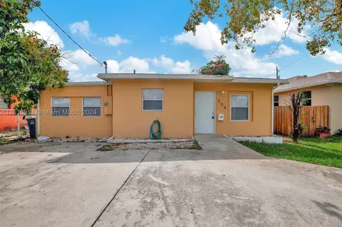 204 SW 2nd Ave, Hallandale Beach, FL 33009