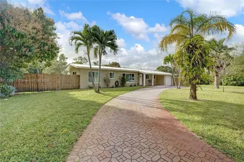 4340 SW 2nd Ct, Plantation, FL 33317