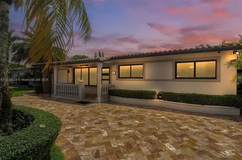 4661 W 8th Ct, Hialeah, FL 33012
