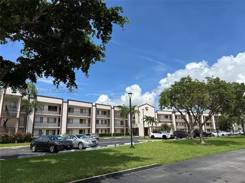9677 S Belfort Cir #312, Tamarac, FL 33321