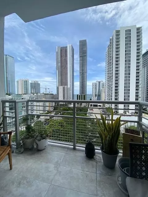 2200 NE 4th Ave #908, Miami, FL 33137
