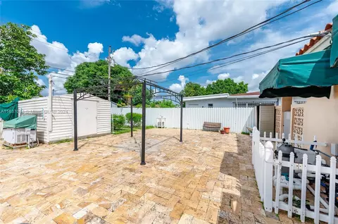 Exterior - 650 W 65th Dr, Hialeah, FL 33012 photo 3 of 4