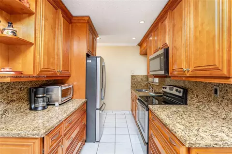 Other - 650 W 65th Dr, Hialeah, FL 33012 photo 6 of 10