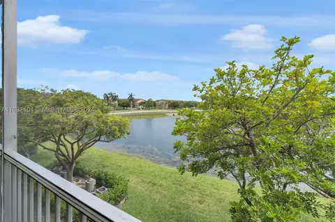 12900 SW 13th St #307E, Pembroke Pines, FL 33027