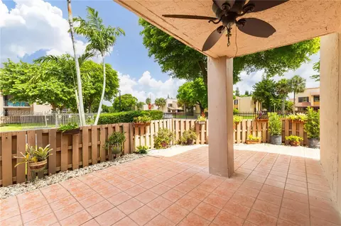 200 W Park Dr #102, Miami, FL 33172