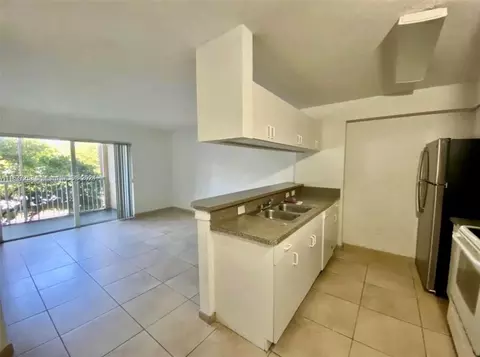 430 S Park Rd #3-204, Hollywood, FL 33021