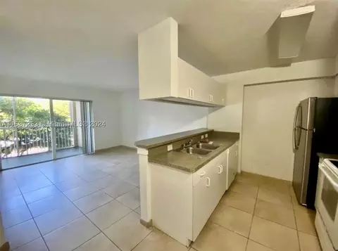 430 S Park Rd #3-204, Hollywood, FL 33021