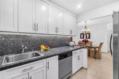 1985 S Ocean Dr #19M, Hallandale Beach, FL 33009