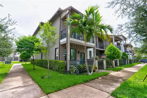 4927 NW 83rd Path, Doral, FL 33166