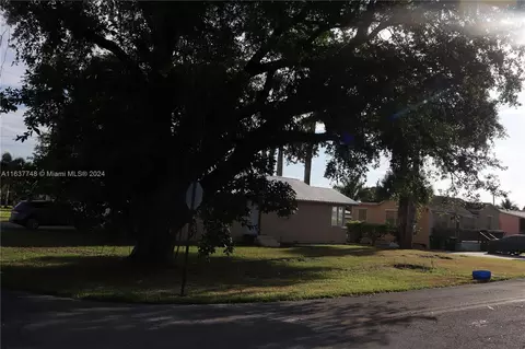 317 NW Avenue I, Belle Glade, FL 33430