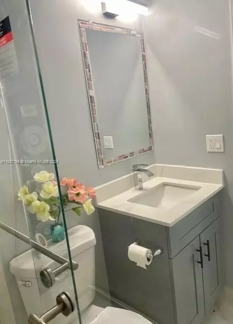Bath - 16482 NE 3rd Ave, Miami, FL 33162 photo 4 of 4