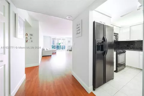 3800 S Ocean Dr #515, Hollywood, FL 33019
